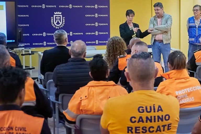 Reunión de Iván Martín con las asociaciones de protección civil.