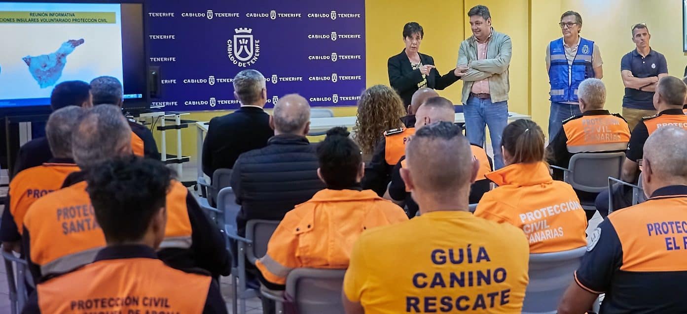 Reunión de Iván Martín con las asociaciones de protección civil.