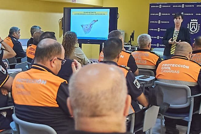 Reunión de Iván Martín con las asociaciones de protección civil.