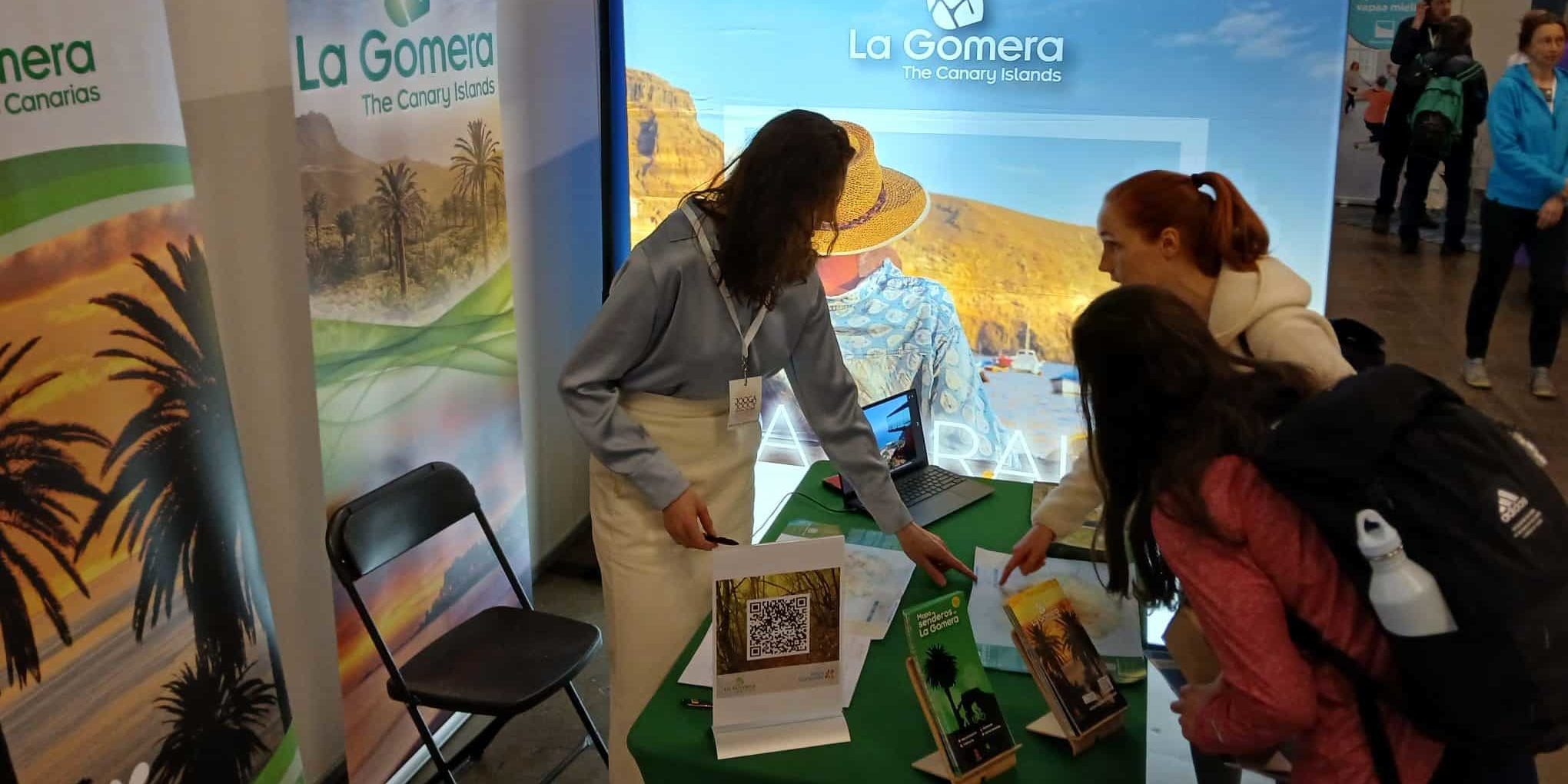 110325 Stand de La Gomera en el Festival de Yoga de Helsinki 2025
