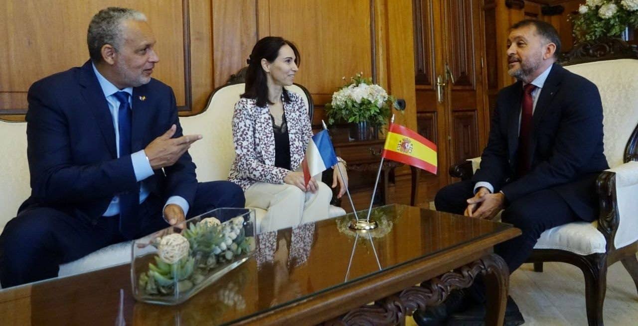 250319 Visita oficial de la cónsul de Francia en Madrid, Nathalie Berthy (1)