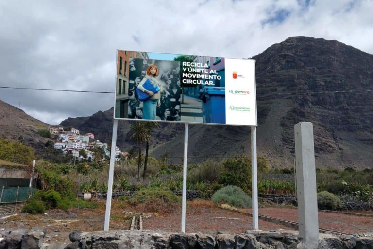 250325 Cartelería exterior de la campaña conjunta entre el Cabildo de La Gomera y Ecoembes