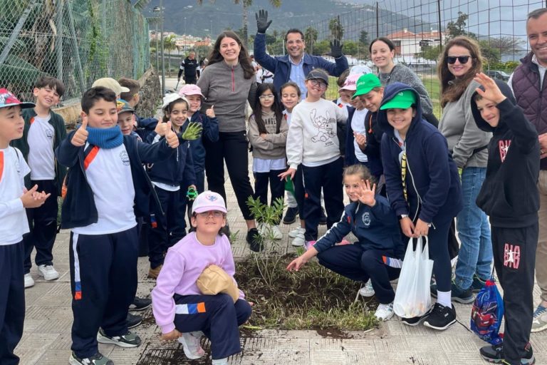 270325 Actividad siembra de �rboles La Gorvorana 17