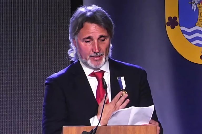 Alfonso Escalero, emocionado durante su discurso al recibir el premio