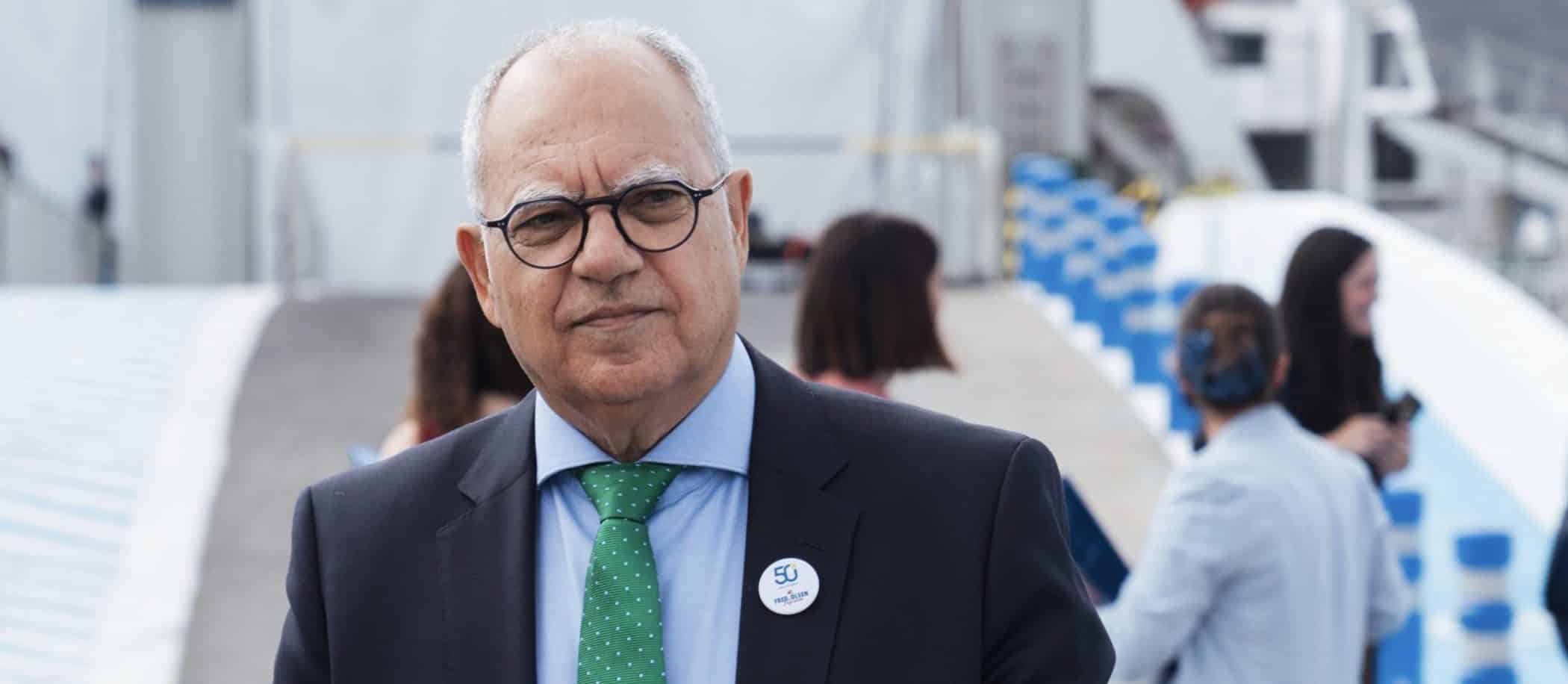 Casimiro Curbelo en el Puerto de Los Cristianos