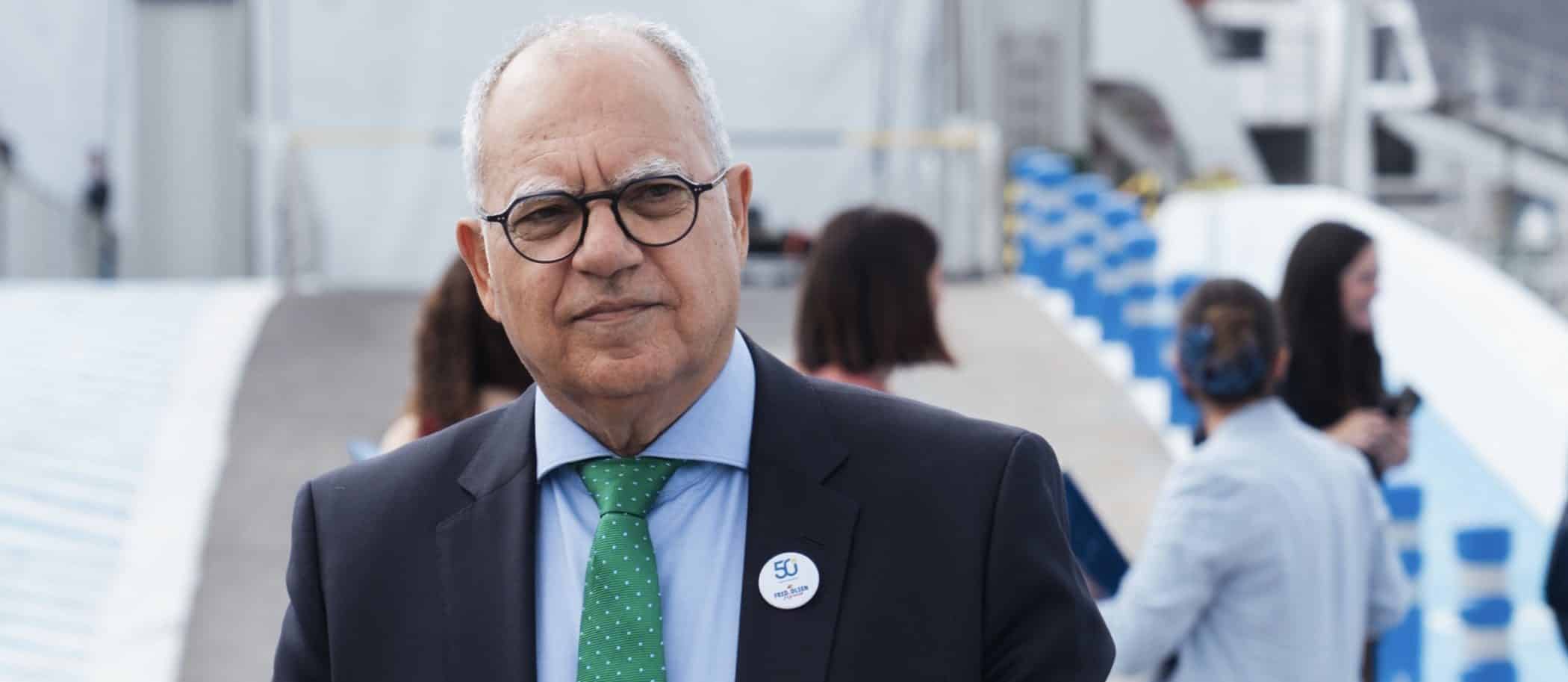 Casimiro Curbelo en el Puerto de Los Cristianos