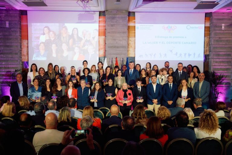 FOTO. Canarias reconoce a una treintena de referentes del deporte femenino en el archipiélago 5