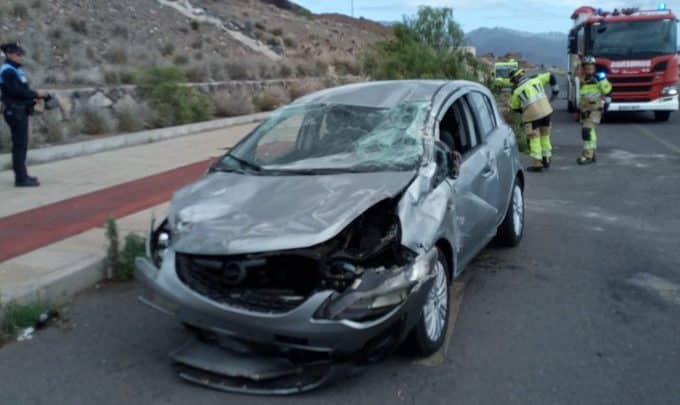 HOMBRE HERIDO AL VOLCAR SU VEHÍCULO EN SANTA CRUZ 9-3-25