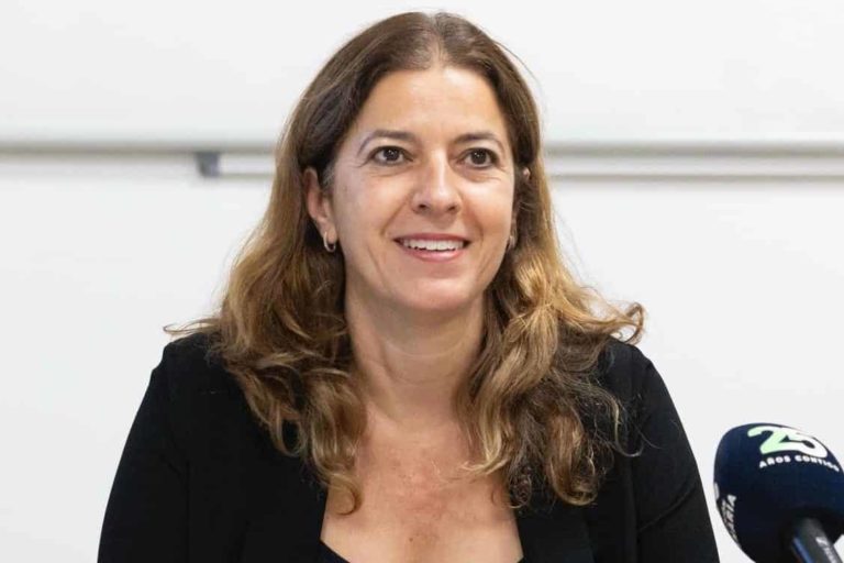 Isabel León 040325
