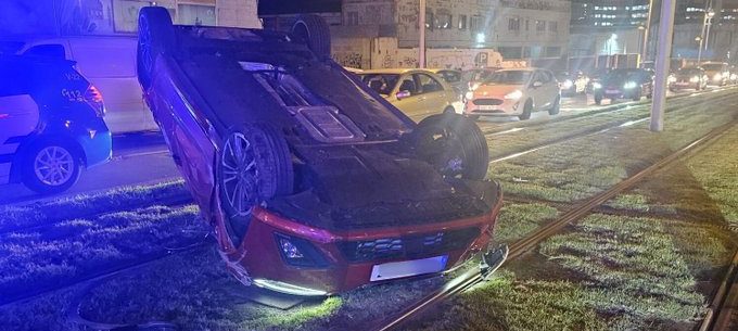 VEHÍCULO VOLCADO EN LA LAGUNA 11-3-25