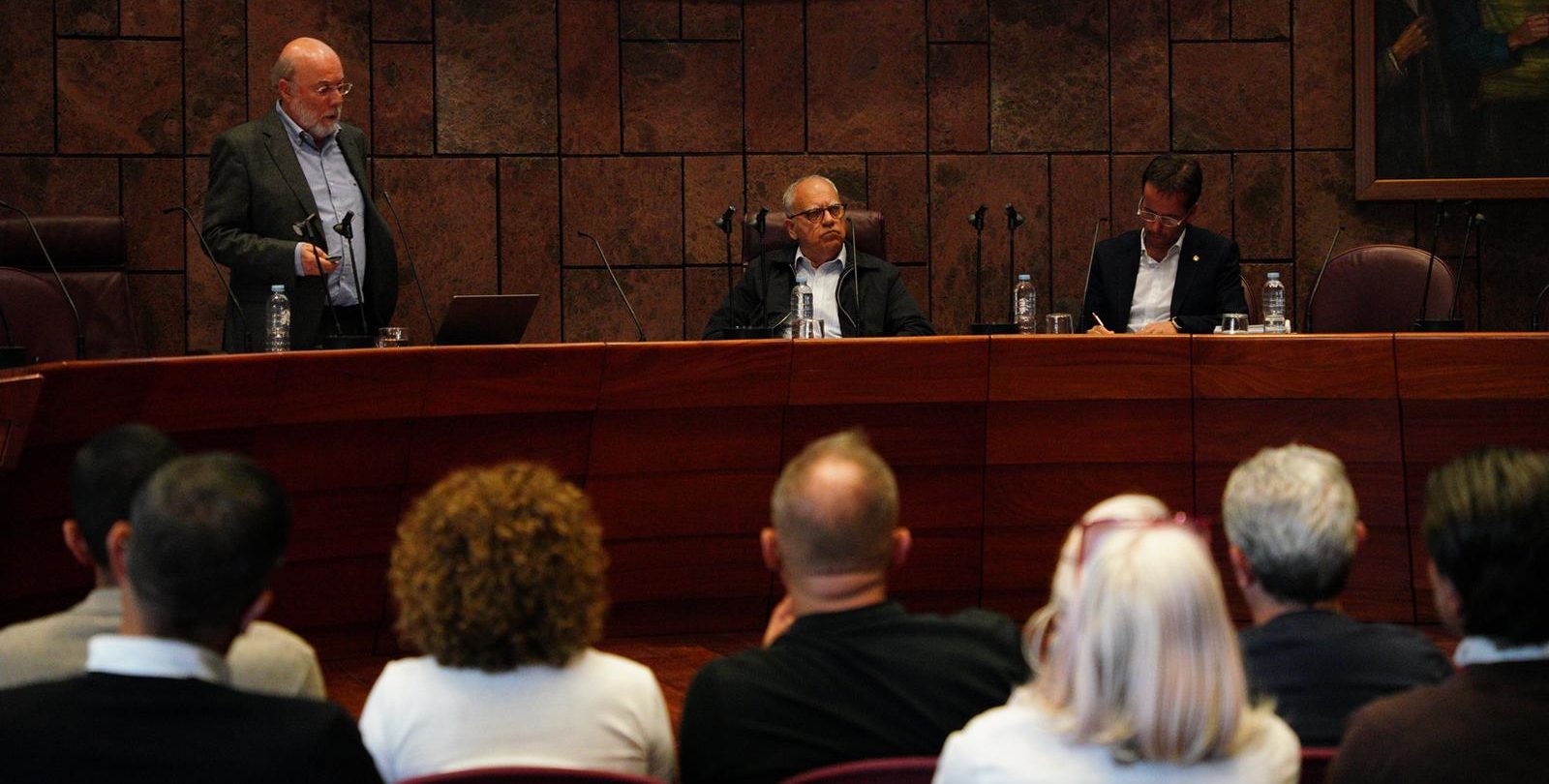 080425 presentación del informe técnico sobre el colapso del Puerto de Los Cristianos elaborado por el Colegio de Ingenieros de Caminos, Canales y Puertos