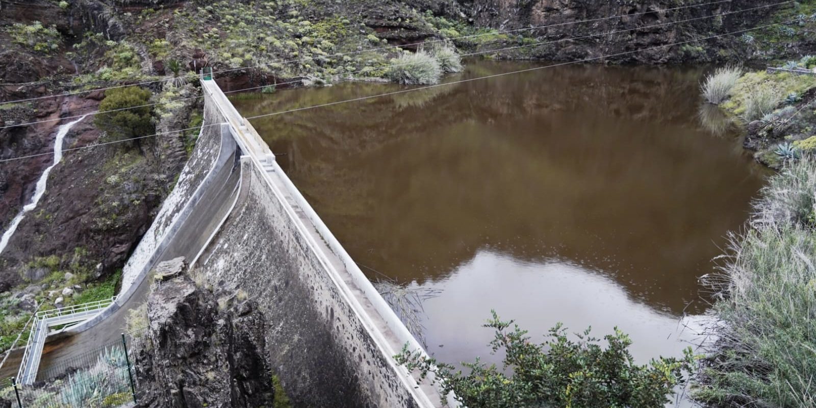140425 Presa en San Sebastián de La Gomera después de las últimas lluvias por la borrasca Olivier