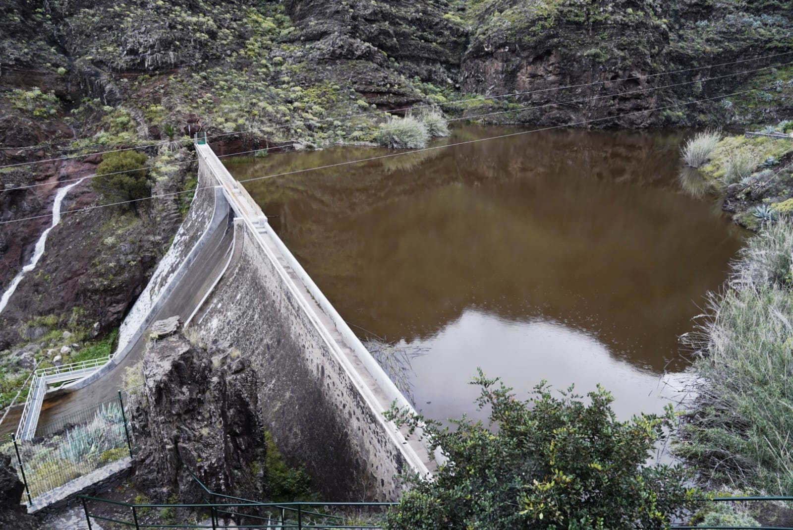 140425 Presa en San Sebastián de La Gomera después de las últimas lluvias por la borrasca Olivier