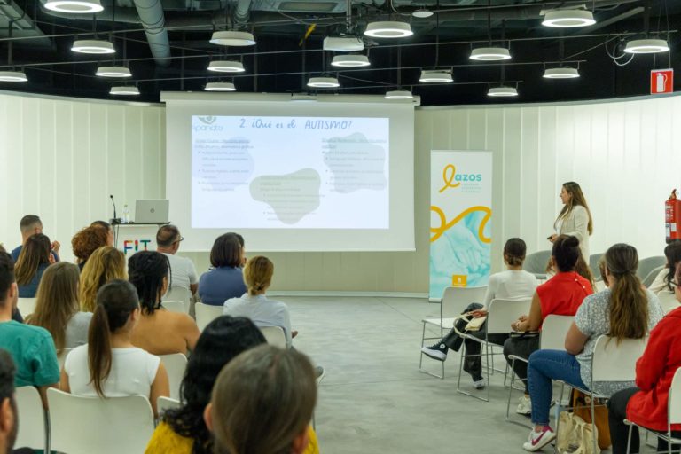 22 – Charla T-E-Autista
