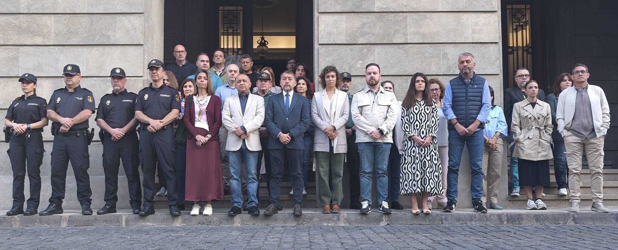 250408 Minuto de silencio por asesinato machista en Galicia
