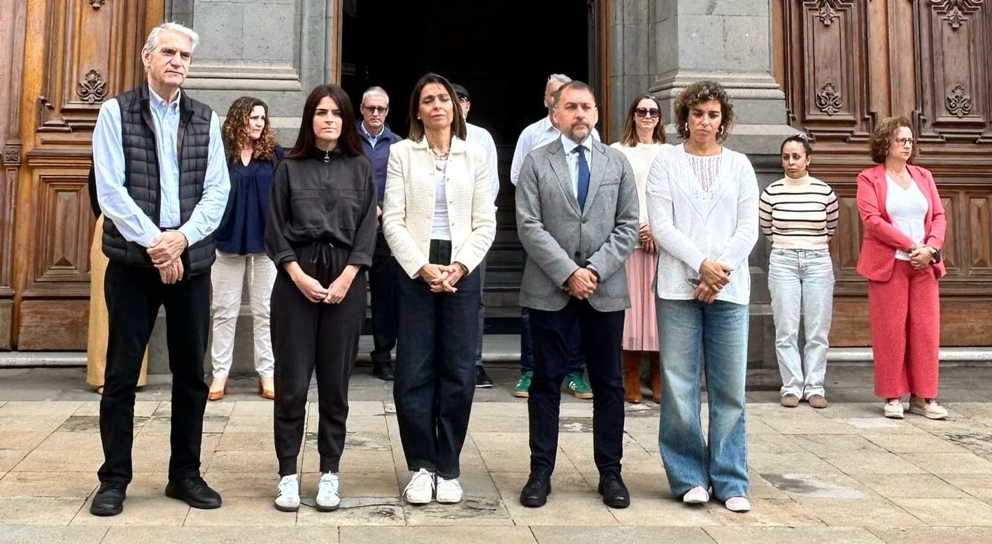 250411 Minuto de silencio (1)