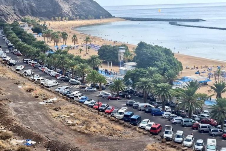 250417 Aparcamientos en la playa de Las Teresitas