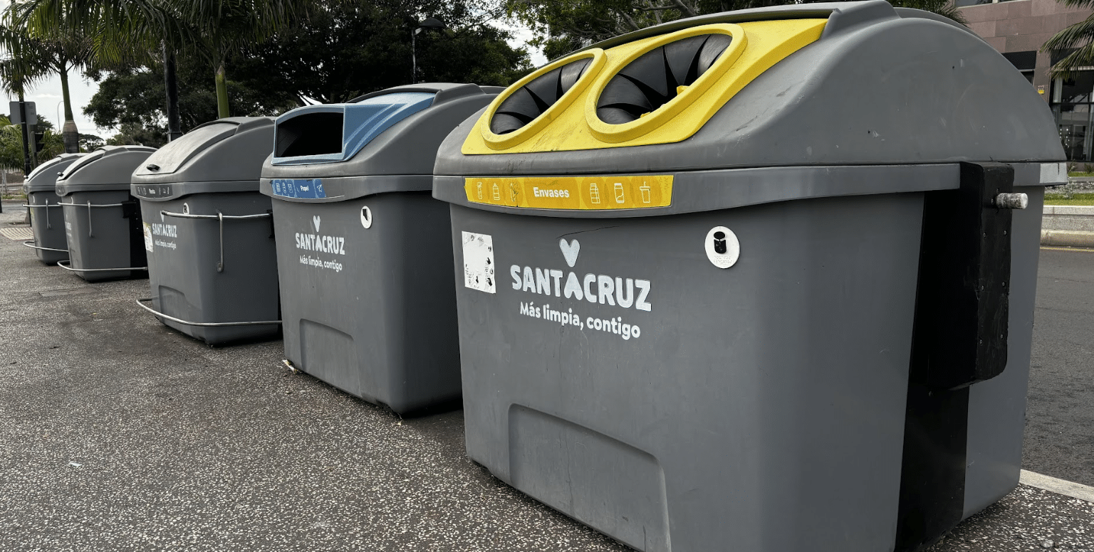 250419 Contenedores para la separacioėn de residuos en Santa Cruz de Tenerife