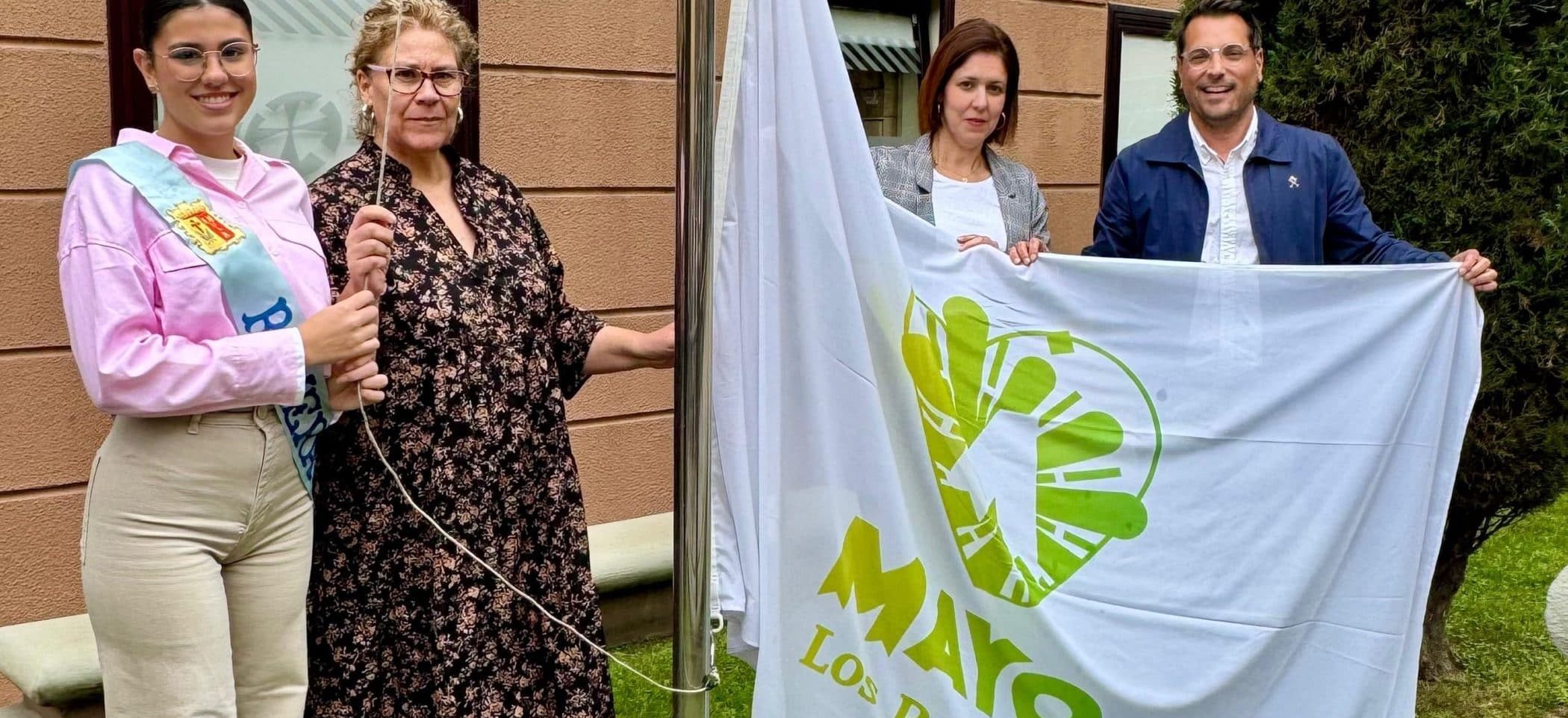 250425 Izado de bandera Fiestas de Mayo 2025