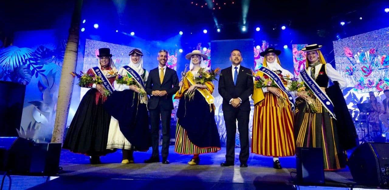 250425 Reina de las Fiestas de Mayo 2025