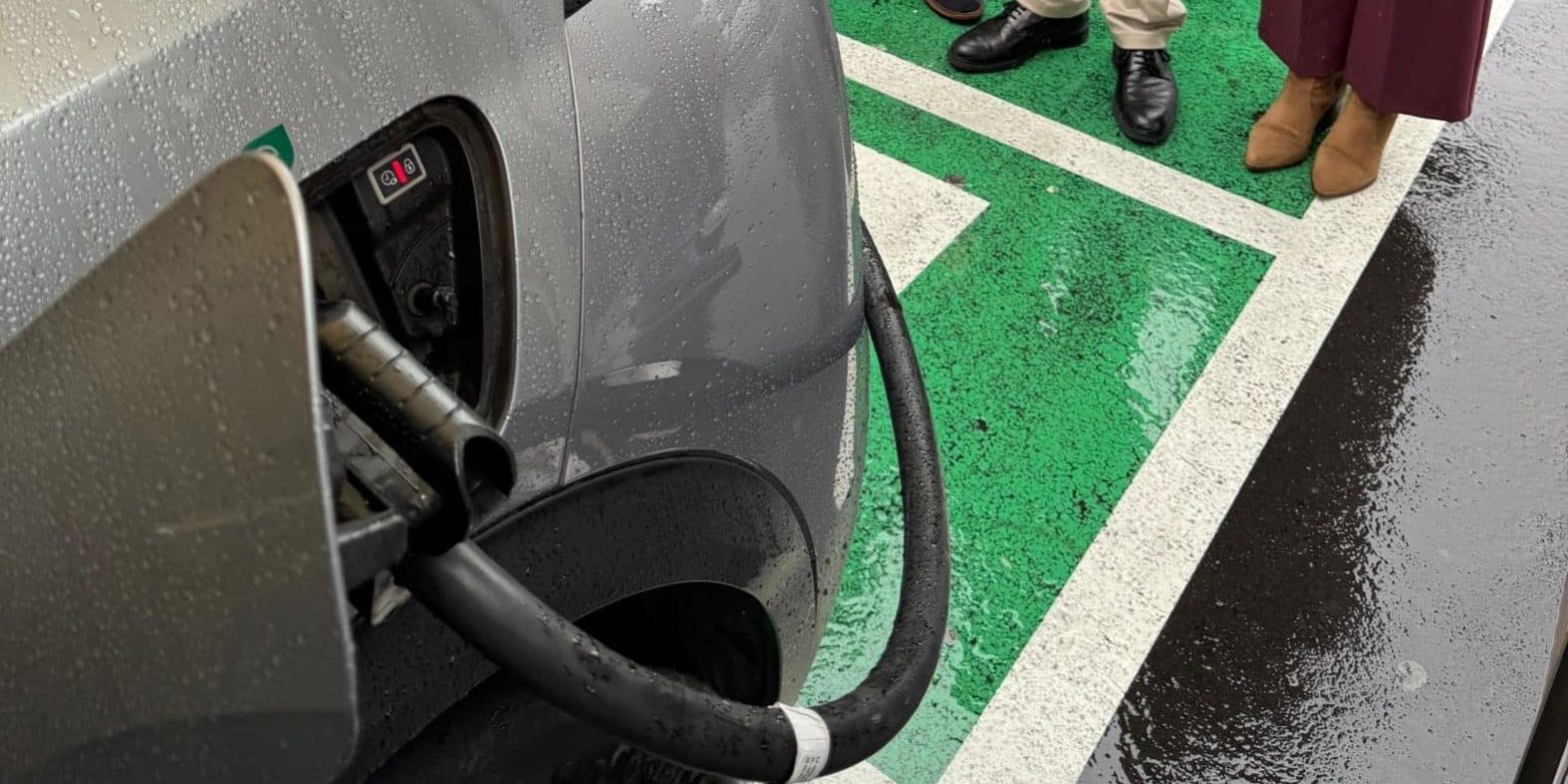 290425 Presentaci�n estaciones de carga de veh�culos el�ctricos