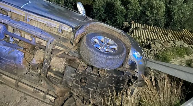 CONDUCTOR HERIDO TRAS VOLCAR EN SU VEHÍCULO EN LA GC-654-SAN BARTOLOMÉ DE TIRAJANA 22-4-25