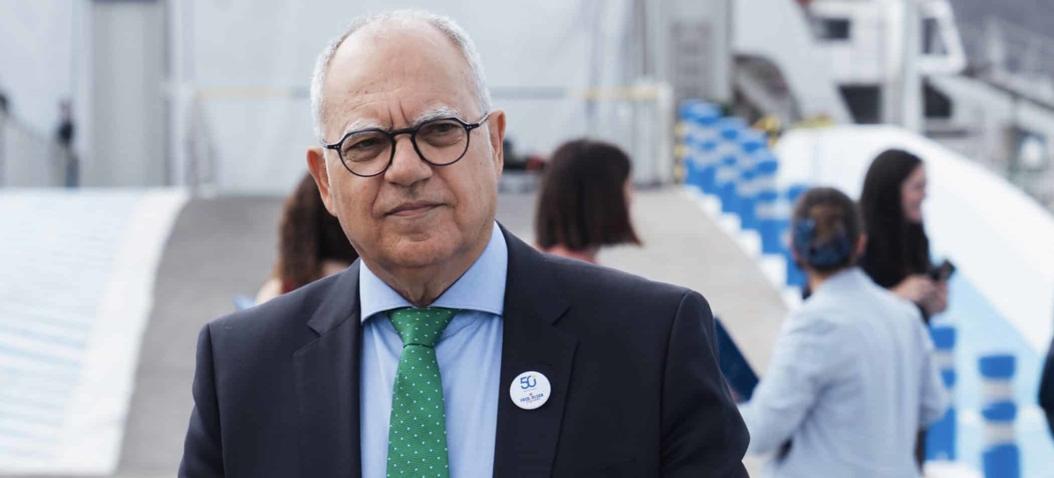 Casimiro Curbelo en el Puerto de Los Cristianos