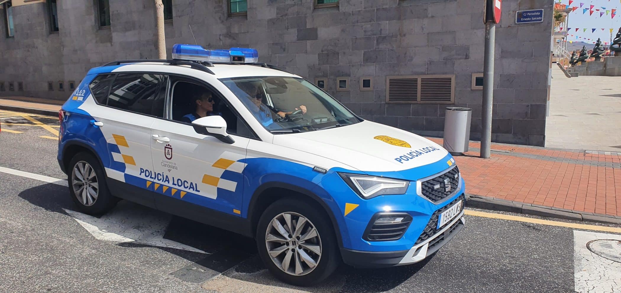 Coche-policia-scaled