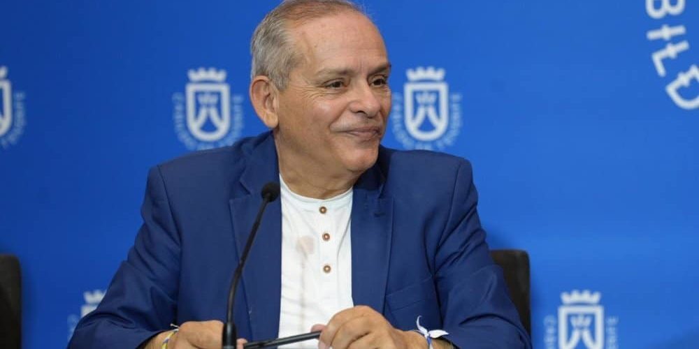 El consejero de Empleo y Formación del Cabildo de Tenerife, Efraín Medina