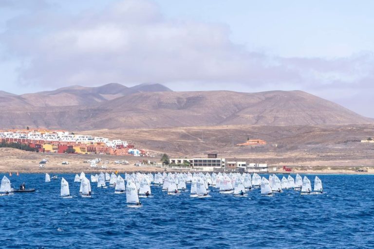 FOTO. Deportes incrementa en 2025 su apoyo al transporte de material y animales de competición