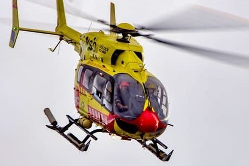 HELICÓPTERO DEL SUC TRASLADA A UN CICLISTA HERIDO TRAS UNA CAÍDA EN SAN BARTOLOMÉ DE TIRAJANA 4-4-25