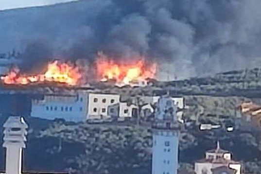 INCENDIO EN EL POLÍGONOMINDUSTRIAL DE GÜÍMAR 22-4-25