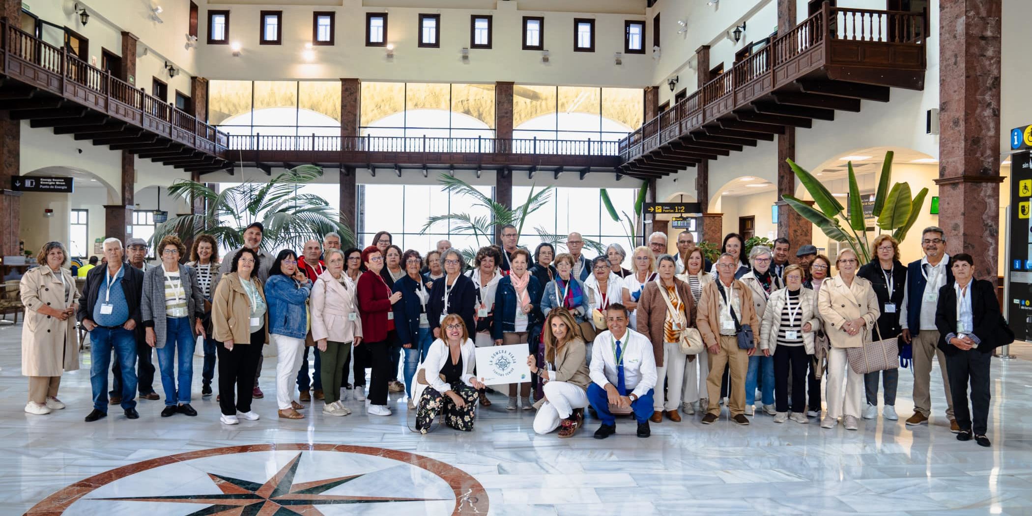 070525 El primer grupo del programa de turismo sociocultural para mayores La Gomera Viaja que inicia hoy su viaje al Reino de Castilla