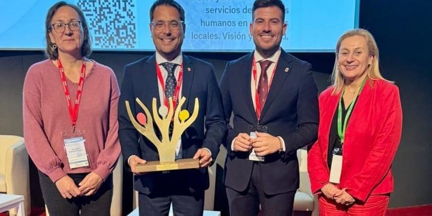 140525 Recogida en Vitoria del Premio Nacional Gesti�n de Personas en la Administraci�n Local recursos humanos Ayuntamiento