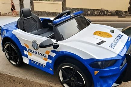 250505 Coche eléctrico infantil