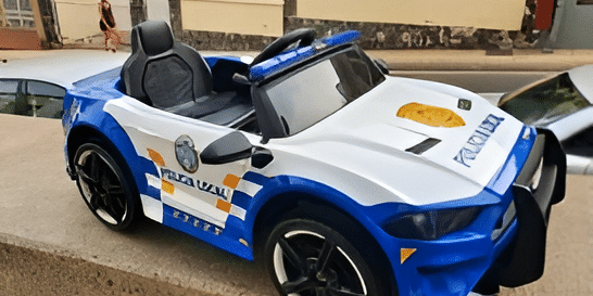 250505 Coche eléctrico infantil