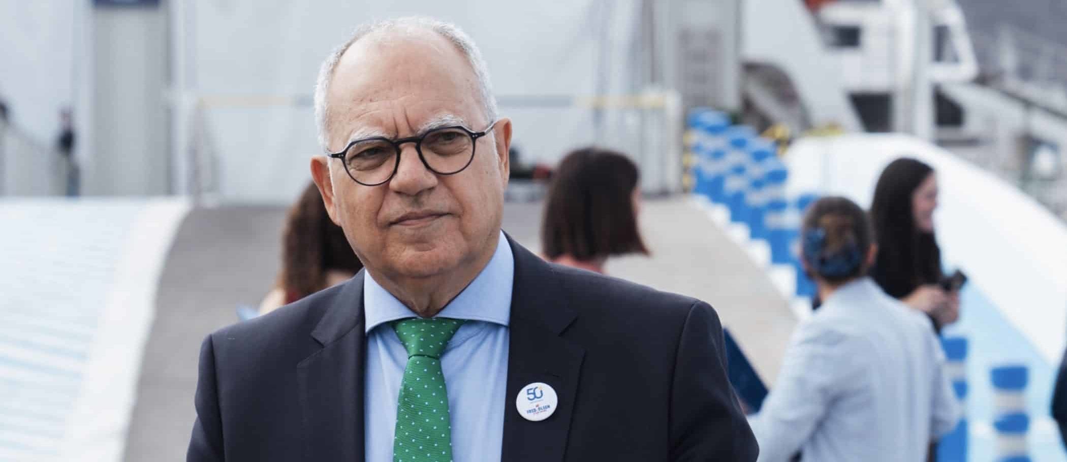 Casimiro Curbelo en el Puerto de Los Cristianos