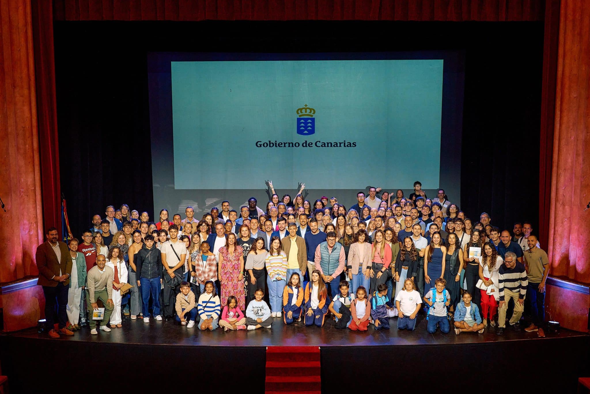 EDUCACIÓN ENTREGA LOS PREMIOS A SIETE PROYECTOS DE ACTIVIDADES EXTRAESCOLARES 20-5-25