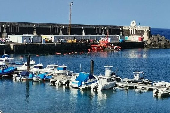 EMBARCACIÓN CON MIGRANTES EN LA RESTINGA-EL HIERRO 28-5-25