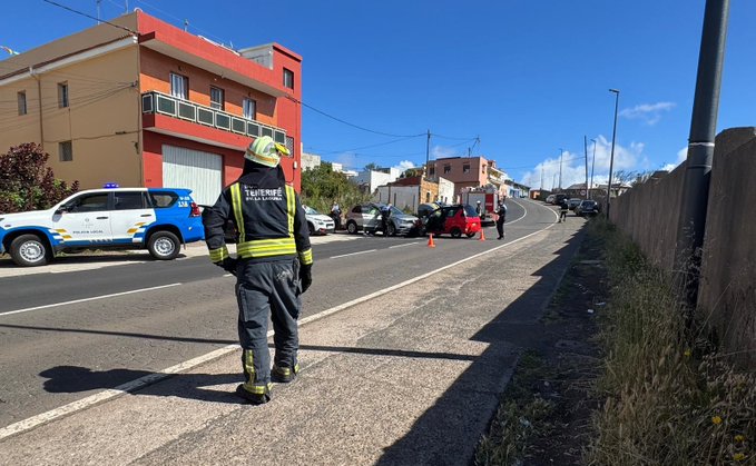 HOMBRE HERIDO TRAS LA COLISIÓN DE DOS VEHÍCULOS EN LA LAGUNA 11-5-25