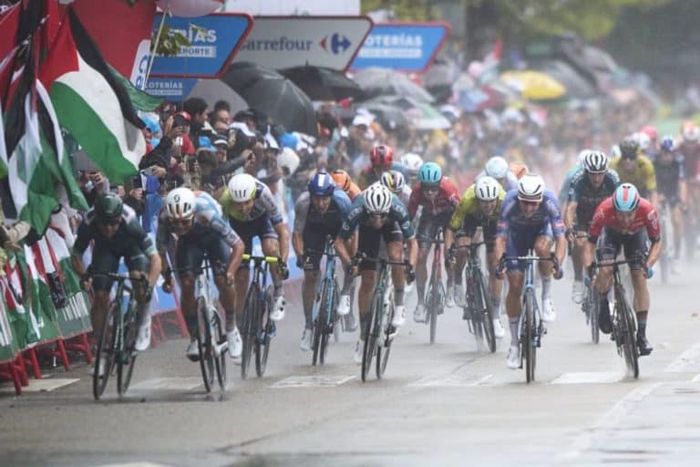 Santander acoge el final de la etapa 17 de la vuelta ciclista a España