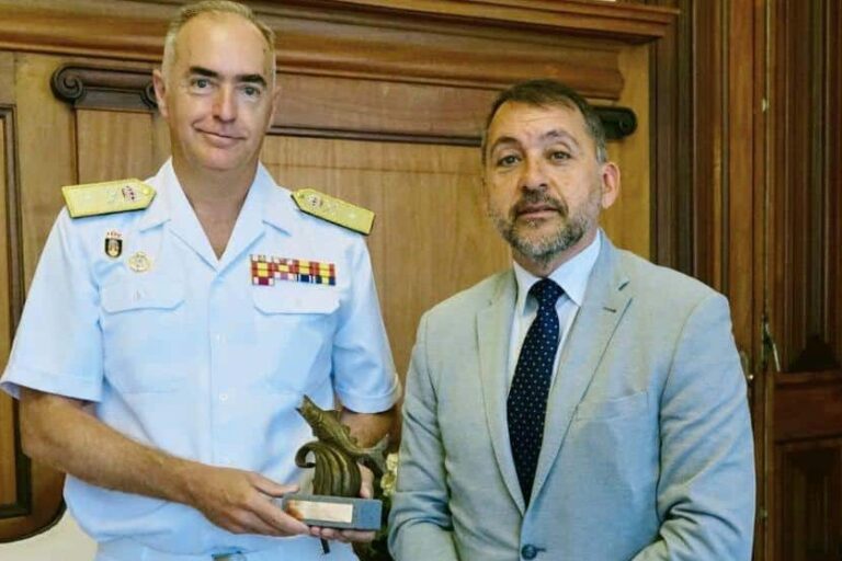 250602 Visita contraalmirante