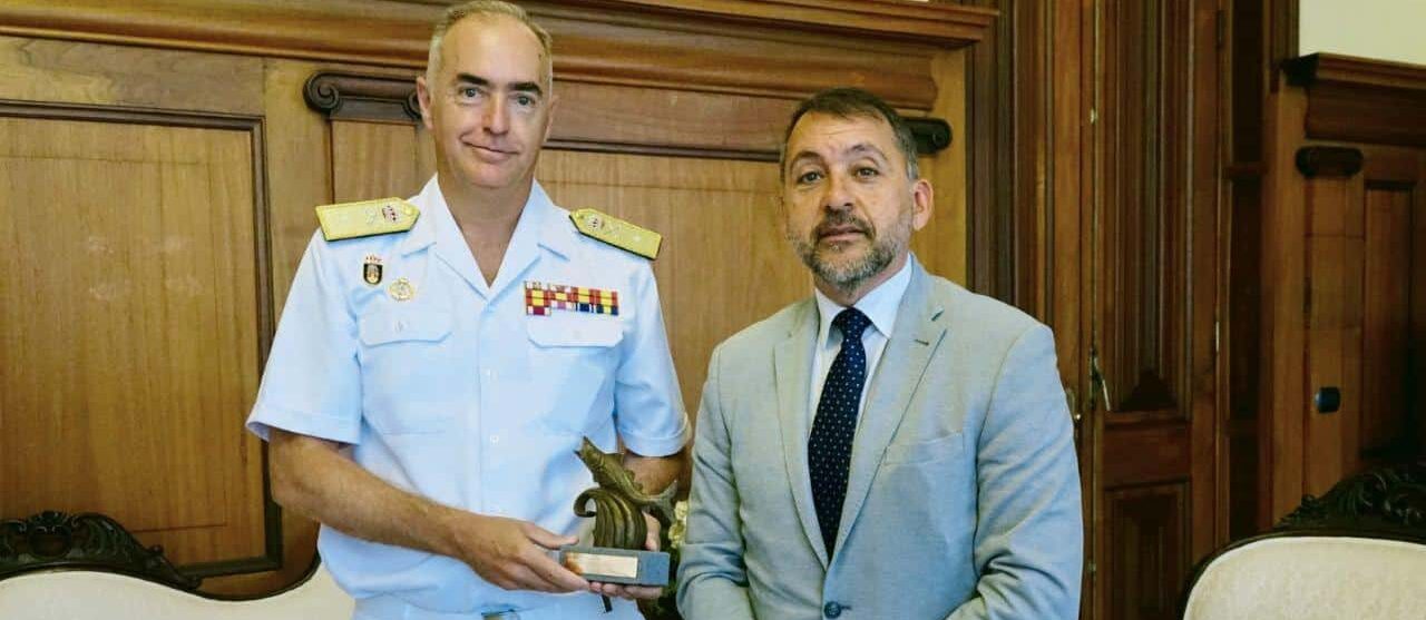 250602 Visita contraalmirante