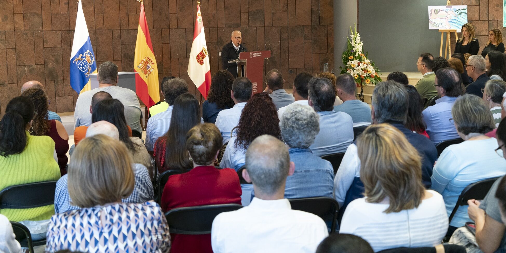 260625 El presidente del Cabildo, Casimiro Curbelo, durante su intervención en un encuentro con asociaciones y entidades sin ánimo de lucro de la isla