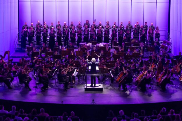 Pedro Halffter, orquesta y coro