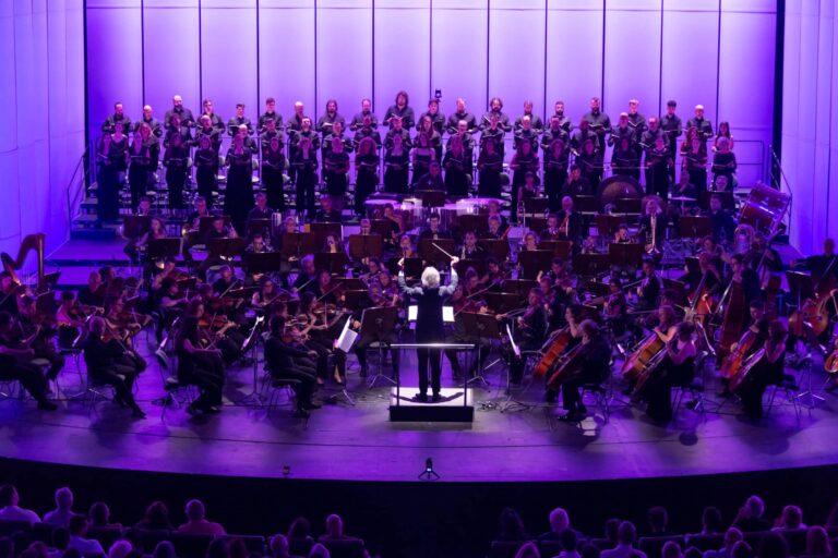 Pedro Halffter, orquesta y coro