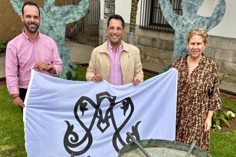 030725 Izado de bandera de la Bajada de la Virgen de los Reyes de El Hierro 2025 (1)