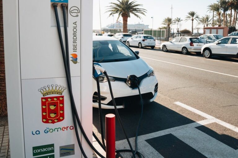 040725-punto-de-recarga-electrica-de-coches-en-la-gomera