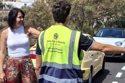 250710 Líneas marcadas en zonas de estacionamiento en Barrio Nuevo