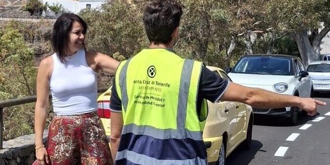 250710 Líneas marcadas en zonas de estacionamiento en Barrio Nuevo